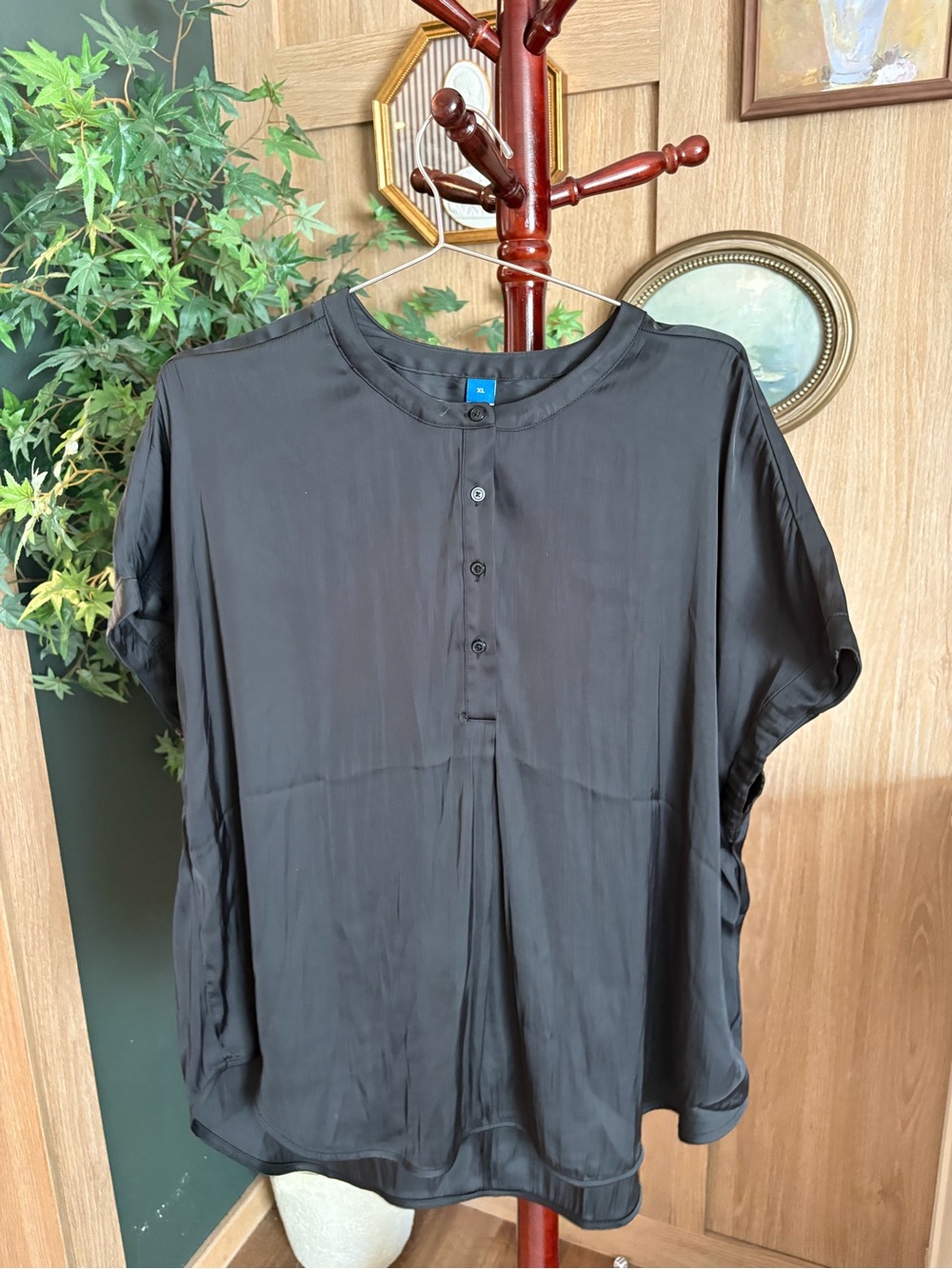 Old Navy Black Short-Sleeve Grandad Collar Button-Up Shirt